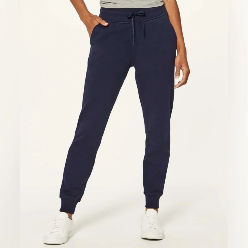 Lululemon Warm Down Jogger (28